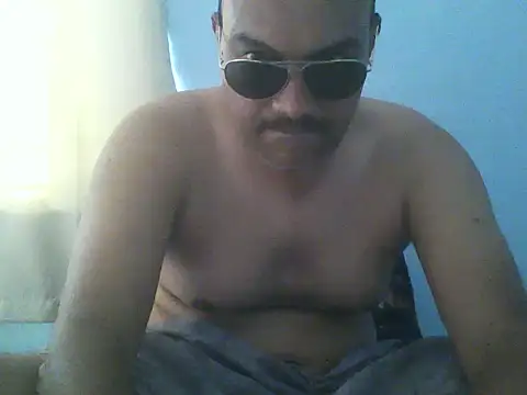 Snapshot of farhaanmacho chatting on 05-29-26, 12:00 farhaanmacho online show from 05-29-26, 12:00