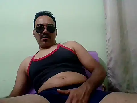 Snapshot of farhaanmacho chatting on 11-25-25, 03:34 farhaanmacho online show from 11-25-25, 03:34