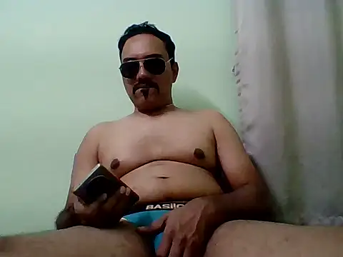 Snapshot of farhaanmacho chatting on 11-07-25, 04:22 farhaanmacho online show from 11-07-25, 04:22