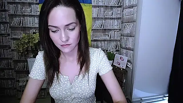 Lina Star S online show from 11-14-25, 10:52