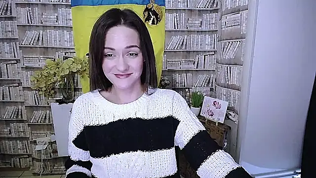 Lina Star S online show from 10-18-25, 09:33