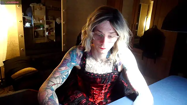 Julia dolls online show from 03-17-26, 06:22