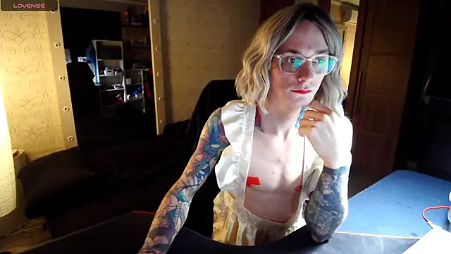 Julia dolls online show from 11-06-25, 06:12