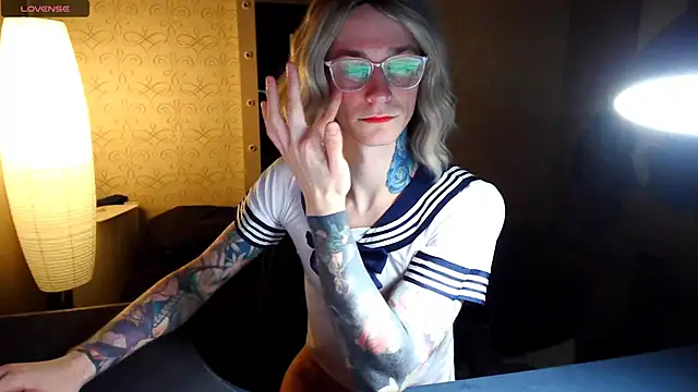 Julia dolls online show from 12-15-25, 05:52