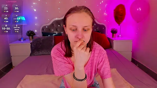 Snapshot of SallyFishery chatting on 03-03-25, 01:28 SallyFishery online show from 03-03-25, 01:28