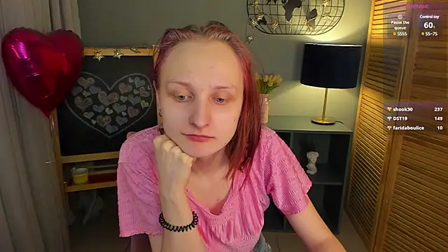 Snapshot of SallyFishery chatting on 02-26-25, 04:30 SallyFishery online show from 02-26-25, 04:30