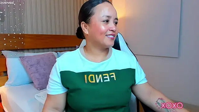 Snapshot of linda_rios_ chatting on 06-16-26, 08:42 linda rios online show from 06-16-26, 08:42
