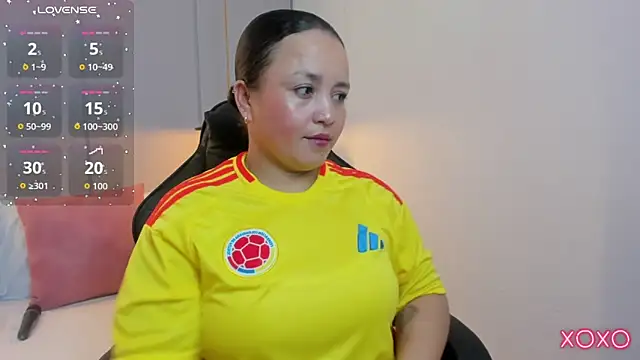 Snapshot of linda_rios_ chatting on 06-17-26, 08:30 linda rios online show from 06-17-26, 08:30