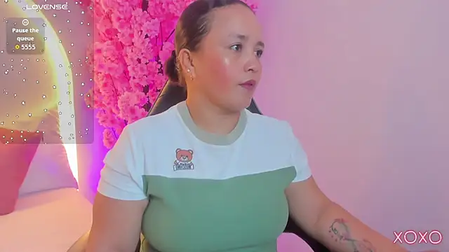 Snapshot of linda_rios_ chatting on 07-18-26, 08:06 linda rios online show from 07-18-26, 08:06