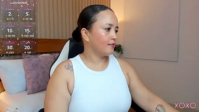 Snapshot of linda_rios_ chatting on 06-13-26, 08:40 linda rios online show from 06-13-26, 08:40