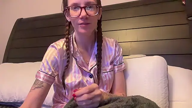 Snapshot of yourstrulylivy69 chatting on 02-20-25, 03:56 yourstrulylivy69 online show from 02-20-25, 03:56