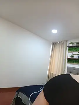 Snapshot of sasi_luna chatting on 03-28-26, 02:40 sasi luna online show from 03-28-26, 02:40