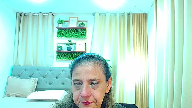 sasi luna online show from 05-24-26, 01:49