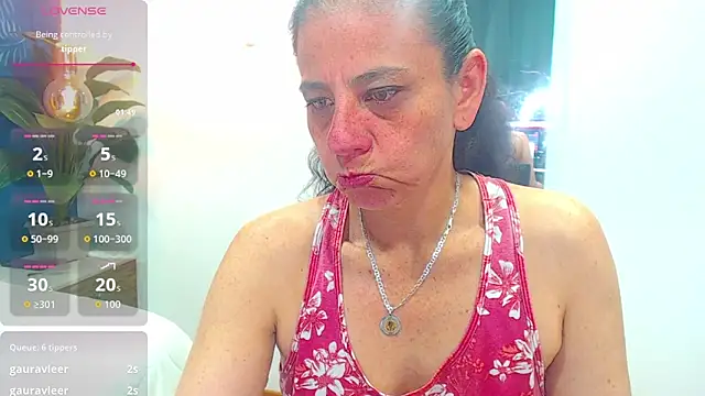 sasi luna online show from 10-12-25, 02:24