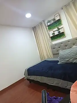 Snapshot of sasi_luna chatting on 04-15-26, 01:26 sasi luna online show from 04-15-26, 01:26