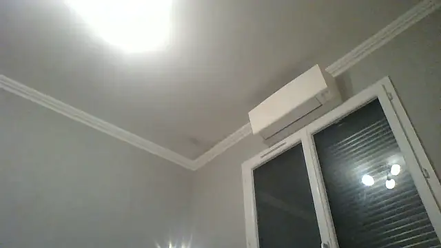 Snapshot of Cally-n chatting on 01-06-25, 08:50 Cally-n online show from 01-06-25, 08:50