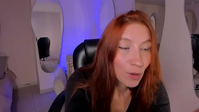 MiaFarrell  online show from 05-19-26, 05:53