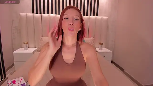 Snapshot of MiaFarrell_ chatting on 03-01-25, 11:17 MiaFarrell  online show from 03-01-25, 11:17