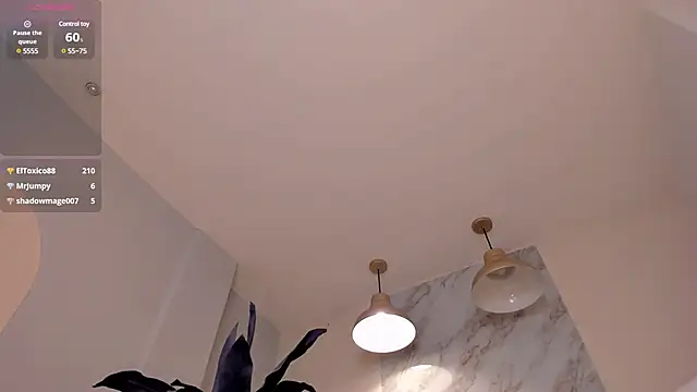 Snapshot of MiaFarrell_ chatting on 03-06-25, 01:27 MiaFarrell  online show from 03-06-25, 01:27