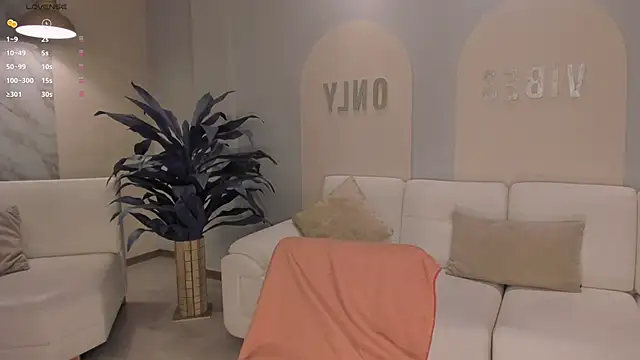 Snapshot of IsabelBornner chatting on 03-04-26, 06:37 IsabelBornner online show from 03-04-26, 06:37