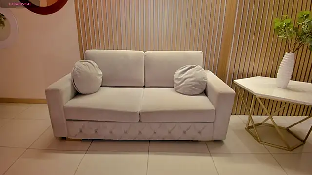BellaCarteer  online show from 05-19-26, 07:43