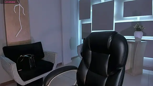 BellaCarteer  online show from 10-13-25, 01:02