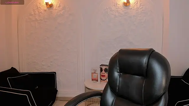 BellaCarteer  online show from 06-15-26, 08:30