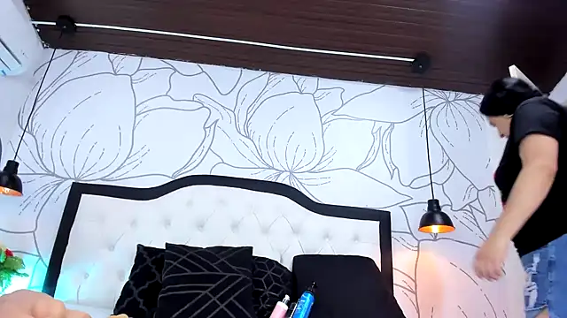 africa holmes online show from 04-11-26, 02:30