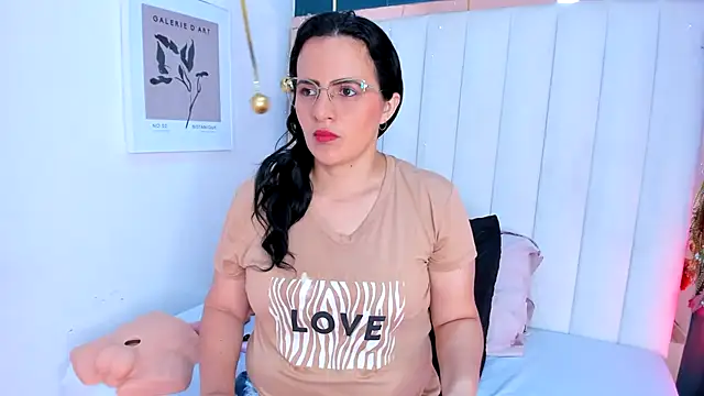 africa holmes online show from 02-04-26, 02:17