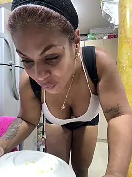 Snapshot of Naticol1 chatting on 02-06-26, 03:02 Naticol1 online show from 02-06-26, 03:02