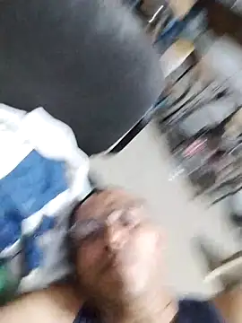 Snapshot of Alex011277 chatting on 11-09-25, 03:43 Alex011277 online show from 11-09-25, 03:43