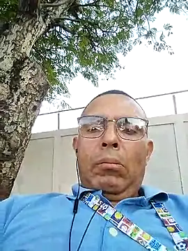 Snapshot of Alex011277 chatting on 09-21-25, 09:42 Alex011277 online show from 09-21-25, 09:42