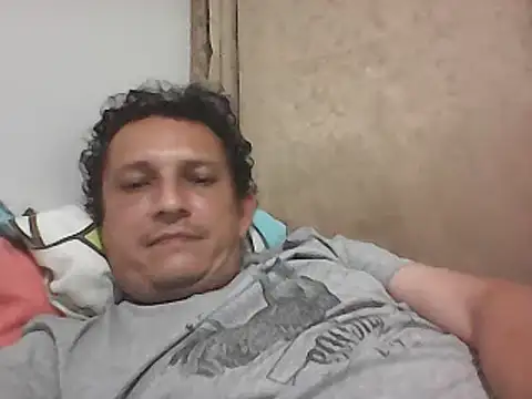 Snapshot of Bombi22 chatting on 10-10-25, 04:13 Bombi22 online show from 10-10-25, 04:13