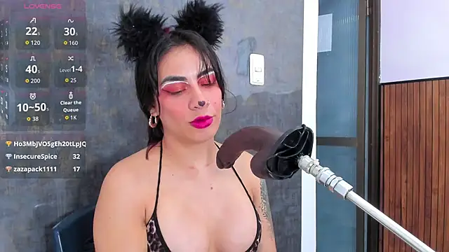 violett collins  online show from 10-19-25, 06:38