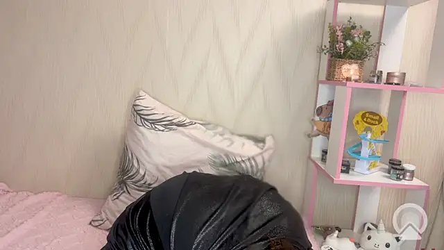 pink pikachu  online show from 03-13-26, 04:56