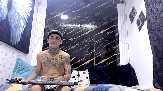 Snapshot of exotic_hot_couple chatting on 06-25-26, 08:58 exotic hot couple online show from 06-25-26, 08:58