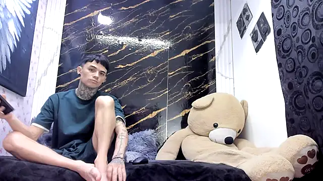 exotic hot couple online show from 05-04-26, 08:22