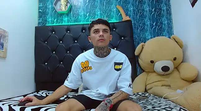 exotic hot couple online show from 02-25-25, 09:58