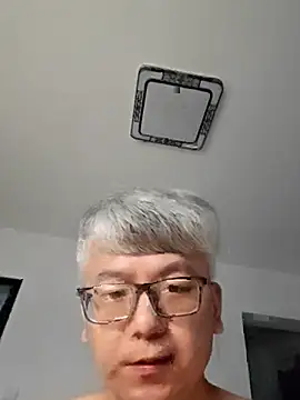 Snapshot of leoUSIR chatting on 09-22-25, 09:43 leoUSIR online show from 09-22-25, 09:43