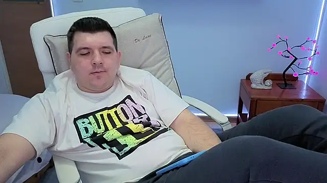Snapshot of JasonJacks chatting on 10-22-25, 04:45 JasonJacks online show from 10-22-25, 04:45