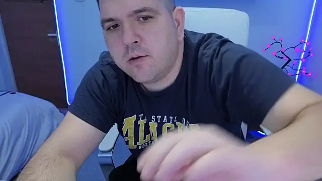 Snapshot of JasonJacks chatting on 10-09-25, 03:18 JasonJacks online show from 10-09-25, 03:18