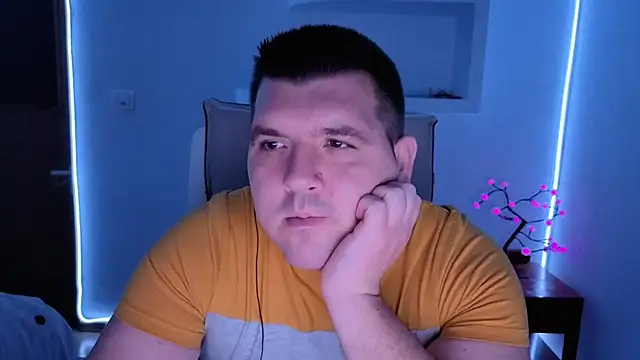 Snapshot of JasonJacks chatting on 10-19-25, 12:57 JasonJacks online show from 10-19-25, 12:57