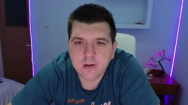 Snapshot of JasonJacks chatting on 10-05-25, 05:53 JasonJacks online show from 10-05-25, 05:53