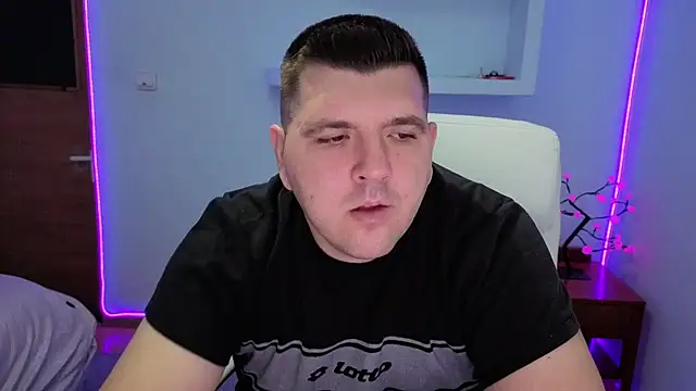 Snapshot of JasonJacks chatting on 10-11-25, 03:29 JasonJacks online show from 10-11-25, 03:29