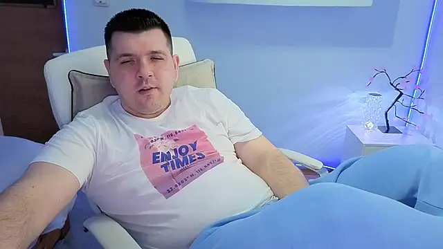 Snapshot of JasonJacks chatting on 04-13-26, 05:55 JasonJacks online show from 04-13-26, 05:55