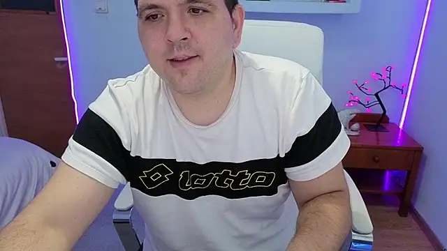 Snapshot of JasonJacks chatting on 10-04-25, 02:29 JasonJacks online show from 10-04-25, 02:29