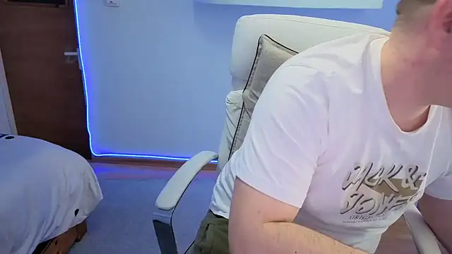 Snapshot of JasonJacks chatting on 03-18-26, 07:11 JasonJacks online show from 03-18-26, 07:11