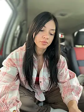 Snapshot of JulliaVegas chatting on 06-18-26, 02:32 JulliaVegas online show from 06-18-26, 02:32