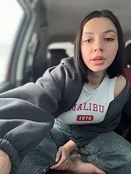 Snapshot of JulliaVegas chatting on 03-03-26, 02:07 JulliaVegas online show from 03-03-26, 02:07