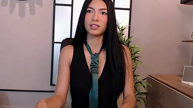 Snapshot of antonellaroux chatting on 02-23-25, 04:28 antonellaroux online show from 02-23-25, 04:28